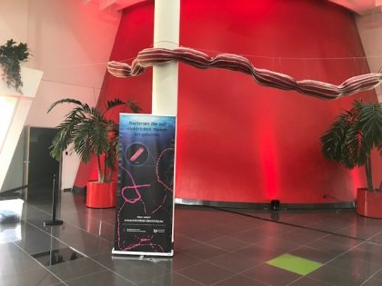 Gigantic cable bacterium enters the museum
